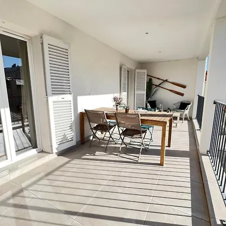 Beautiful 3 Bedrooms In Канны